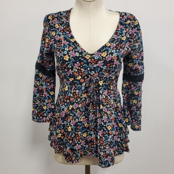 No Boundaries Boho Fairy Grunge Babydoll Top Size XS Dark Floral Bell Sleeve - Picture 1 of 11